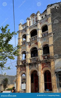   Il Castello di Yunfu: Un gioiello architettonico immerso nella storia!