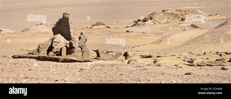  Il Tempio di Huaguo: Un'oasi di tranquillità con vista panoramica mozzafiato!