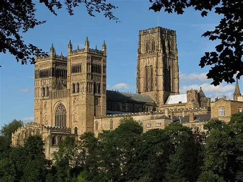 Il Durham Cathedral: Un capolavoro architettonico con un passato avvincente!