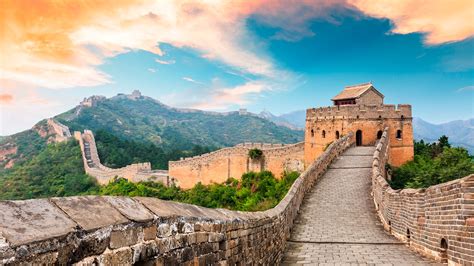 La Grande Muraglia di Zhangjiakou: Un'antica meraviglia che sfiora il cielo!