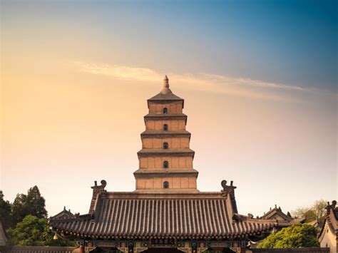 La Grande Pagoda di Ci'en! Un capolavoro millenario che sfida il tempo!