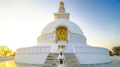  La Pagoda di Wenshui: Un'Oasi di Pace nel Cuore del Parco Nazionale di Liangshan!