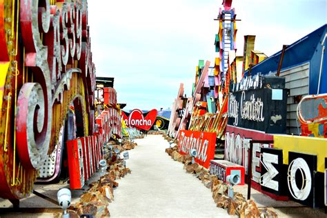  The Neon Museum: Unconventional Art in the Desert Heat